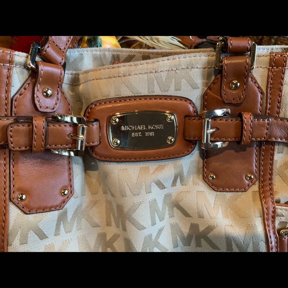 Michael Kors Light Brown Purse Perfect Condition